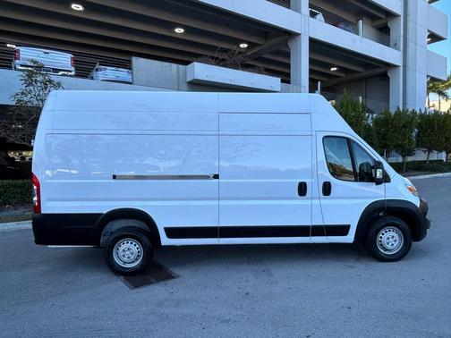 Bright White Clearcoat 2025 RAM ProMaster 3500 Base