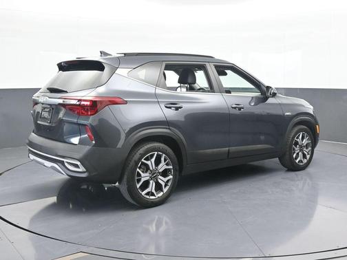 2022 Kia Seltos EX