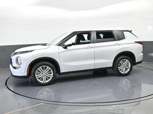 2023 Mitsubishi Outlander ES