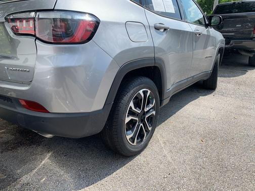 2023 Jeep Compass Latitude Lux