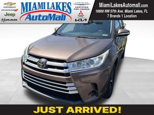 Walnut 2019 Toyota Highlander LE