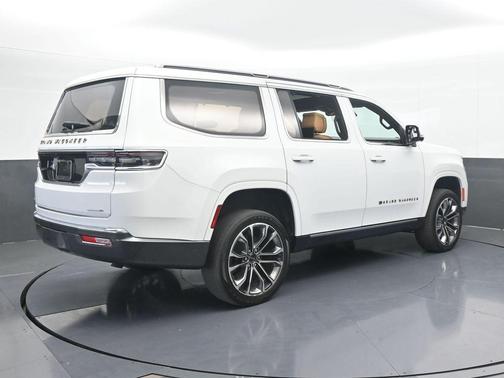 2022 Jeep Grand Wagoneer Series III