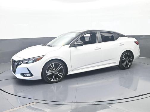 White 2021 Nissan Sentra SR