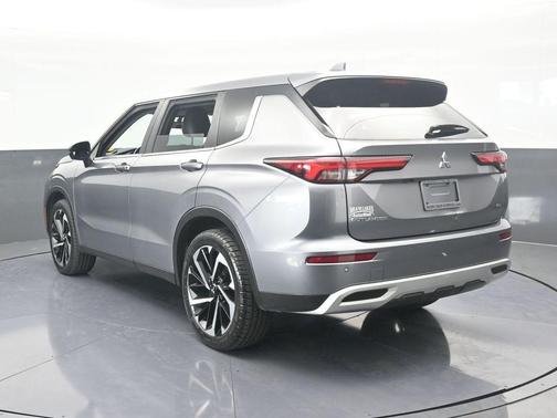 2022 Mitsubishi Outlander SE Launch Edition