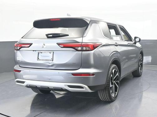 2022 Mitsubishi Outlander SE Launch Edition