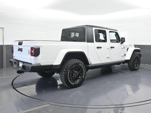 2024 Jeep Gladiator Sport
