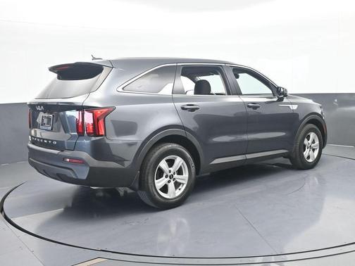 Gravity Gray 2022 Kia Sorento LX