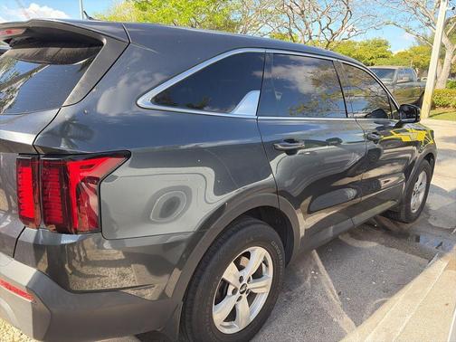 Gravity Gray 2022 Kia Sorento LX