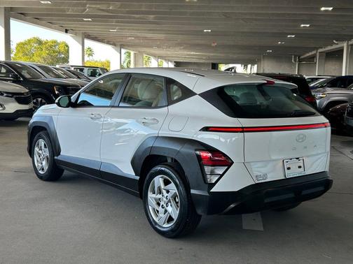 2024 Hyundai KONA SE