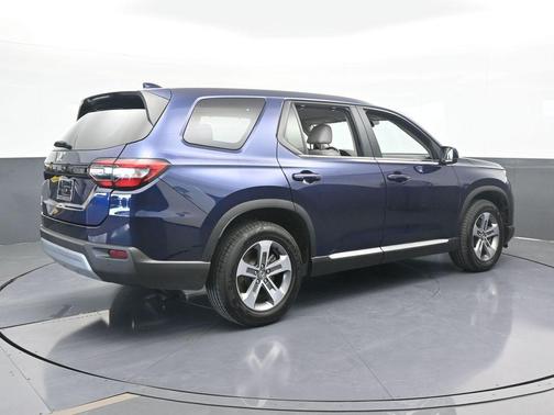 2023 Honda Pilot EX-L 8-Passenger