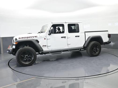 Bright White Clearcoat 2023 Jeep Gladiator Mojave