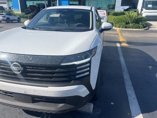 2025 Nissan Kicks SV