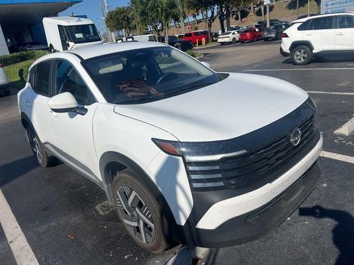 2025 Nissan Kicks SV