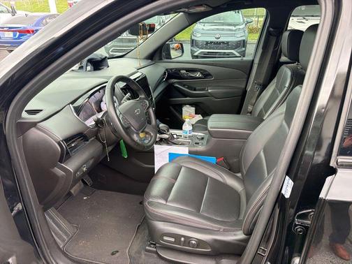 Mosaic Black Metallic 2023 Chevrolet Traverse RS