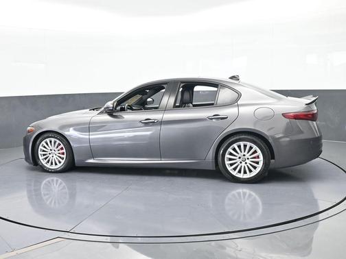 2023 Alfa Romeo Giulia Base