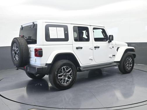 Bright White Clearcoat 2025 Jeep Wrangler Sahara