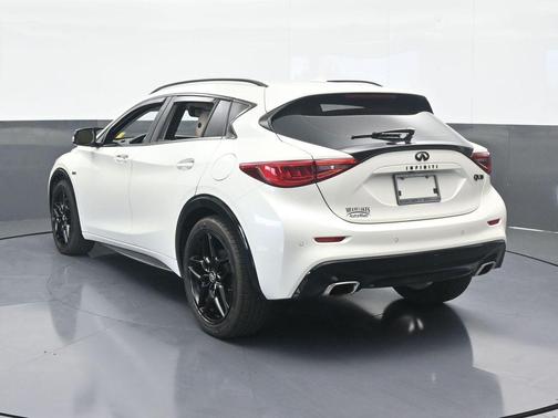 2018 INFINITI QX30 Premium