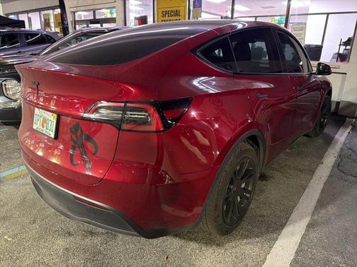 2024 Tesla Model Y Standard Range