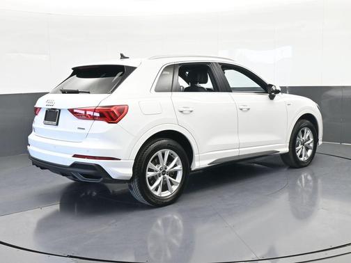 2025 Audi Q3 45 S line Premium