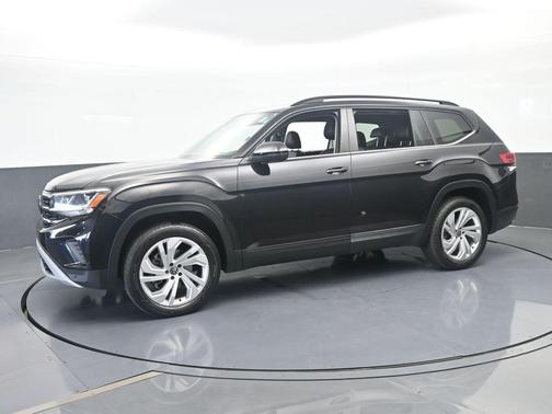 Deep Black Pearl Effect 2021 Volkswagen Atlas 2.0T SE w/Technology