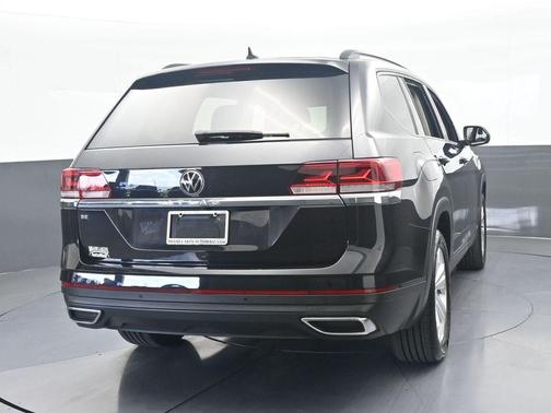 Deep Black Pearl Effect 2021 Volkswagen Atlas 2.0T SE w/Technology