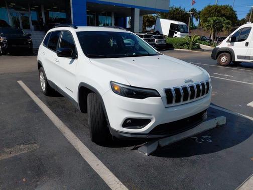 2022 Jeep Cherokee Latitude Lux