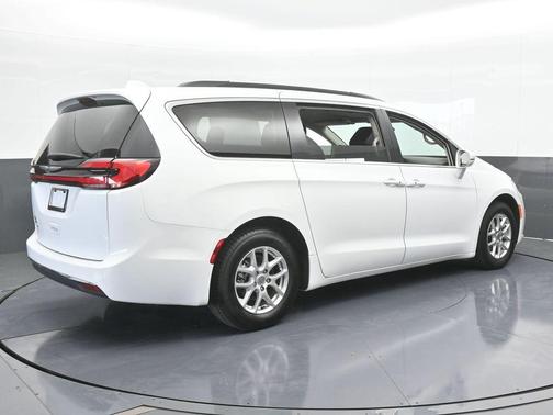 2022 Chrysler Pacifica Touring-L