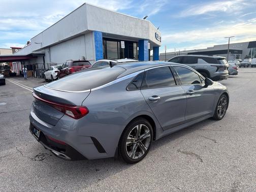Everlasting Silver 2023 Kia K5 EX