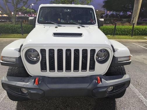 Bright White Clearcoat 2022 Jeep Gladiator Mojave