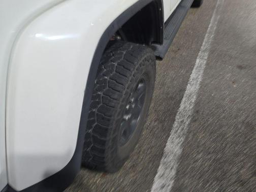 Bright White Clearcoat 2022 Jeep Gladiator Mojave