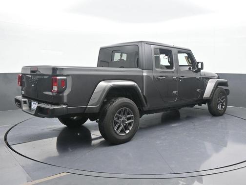 2024 Jeep Gladiator Sport