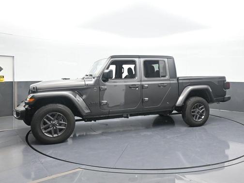 2024 Jeep Gladiator Sport