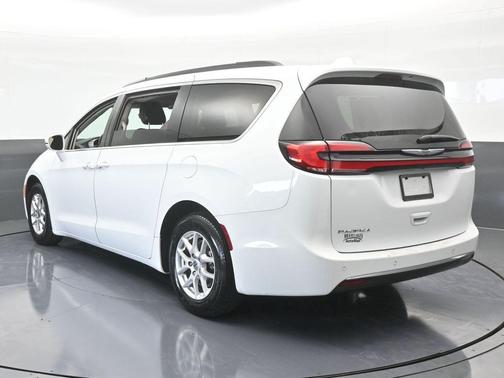 2022 Chrysler Pacifica Touring-L