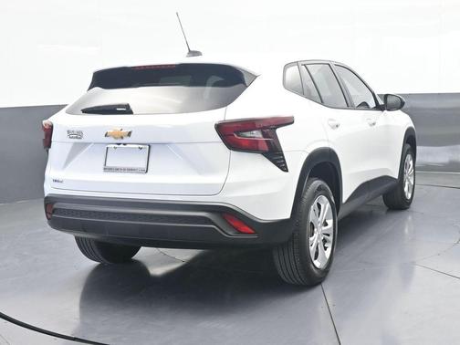 Summit White 2024 Chevrolet Trax LS
