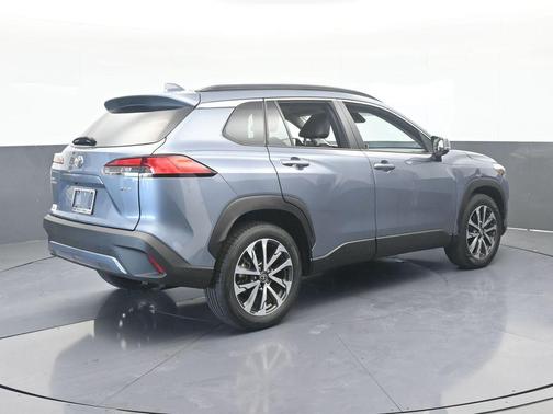 2022 Toyota Corolla Cross XLE