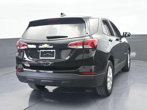 Mosaic Black Metallic 2023 Chevrolet Equinox LS