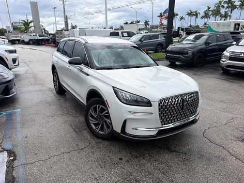 White Metallic 2023 Lincoln Corsair Standard