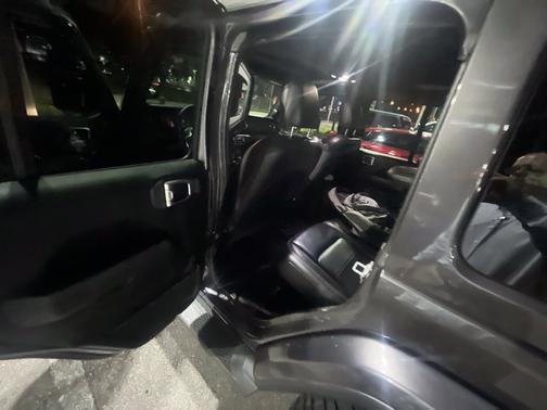 Granite Crystal Metallic Clearcoat 2018 Jeep Wrangler Unlimited Sahara