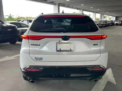 2024 Toyota Venza LE