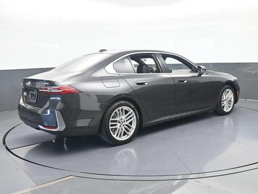 Dark Graphite 2024 BMW 530 i