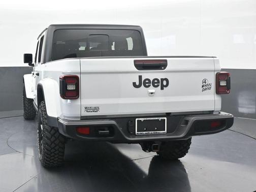 2024 Jeep Gladiator Sport