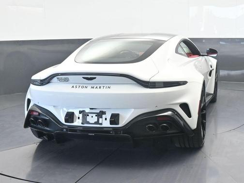 2025 Aston Martin Vantage Base