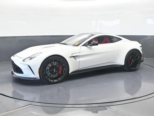 2025 Aston Martin Vantage Base
