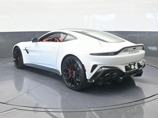 2025 Aston Martin Vantage Base