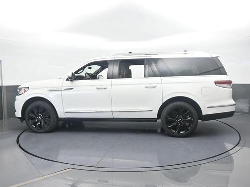 2023 Lincoln Navigator L Reserve