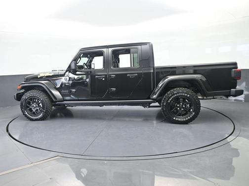 Black Clearcoat 2024 Jeep Gladiator Sport