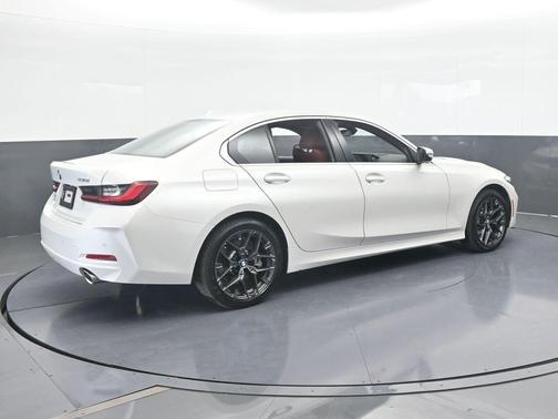 2025 BMW 330 i xDrive