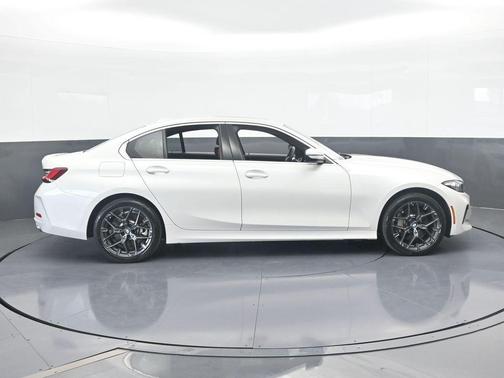 2025 BMW 330 i xDrive