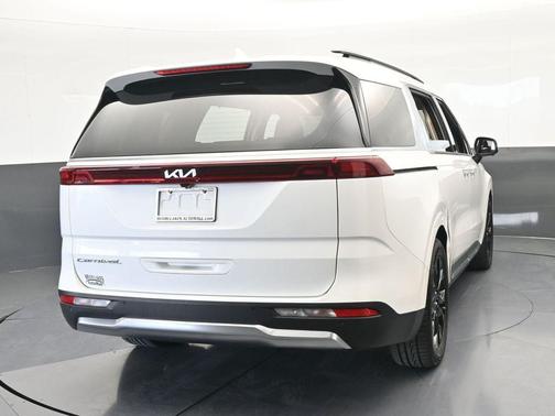 2022 Kia Carnival SX