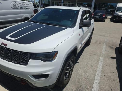 Bright White Clearcoat 2021 Jeep Grand Cherokee Trailhawk